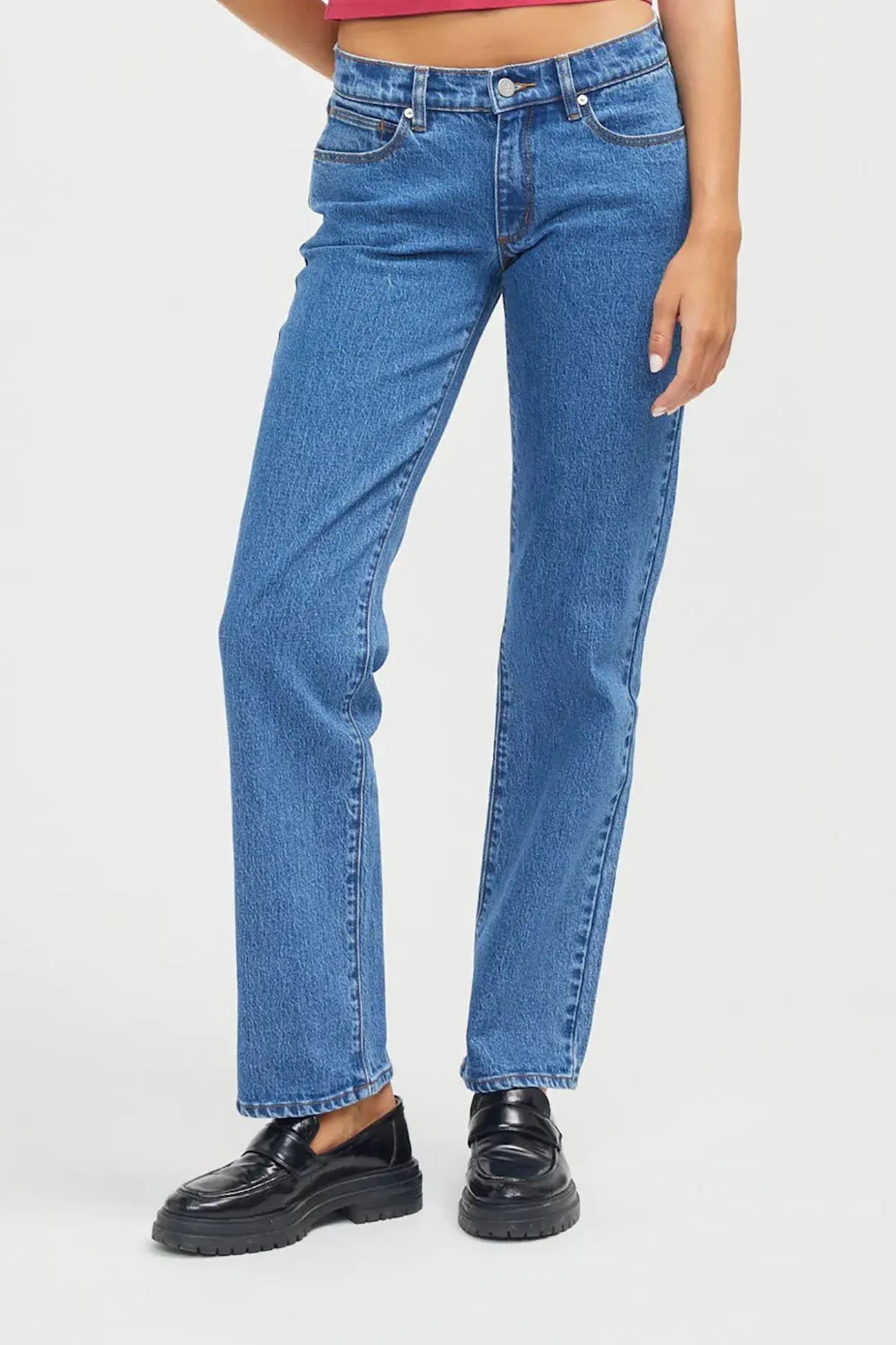 A 99 Low Straight Jean Olivia Organic