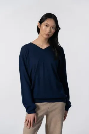 Merino Unisex V-Neck Sweater In Dark Blue